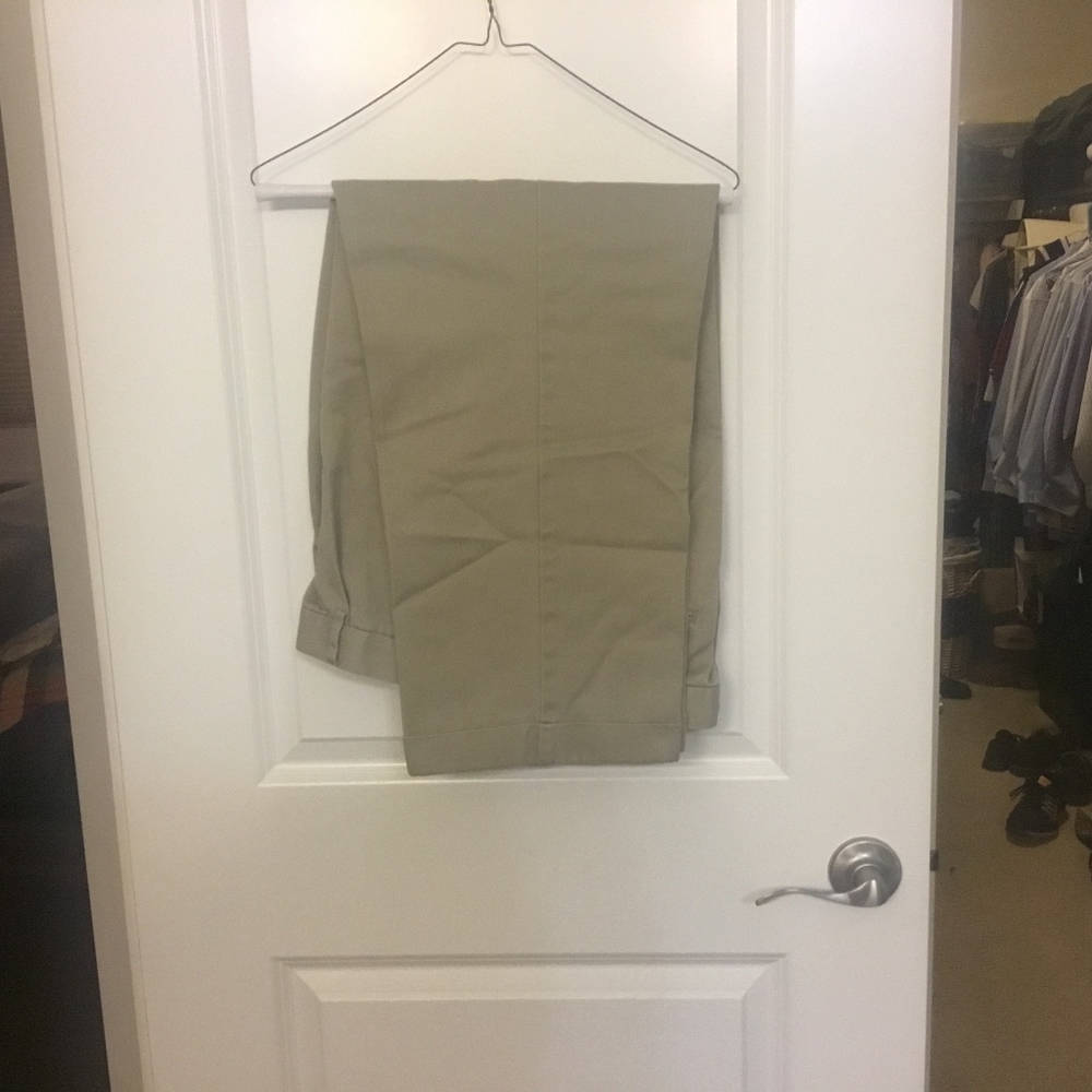 Dockers relaxed fit khaki cuffed pants